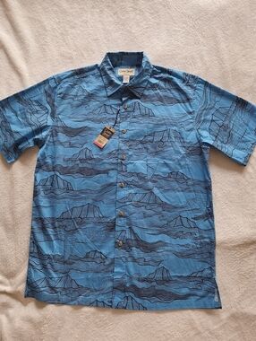Cooke Street Honolulu Hawaiian Shirt M Blue Coastal Ocean  Island Print Cotton